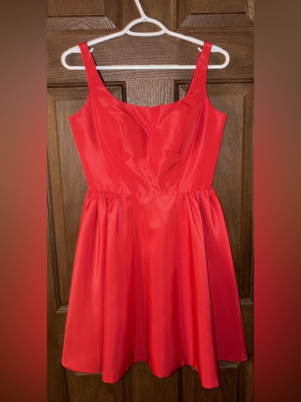 Sherri Hill Red Satin Midi Dress with Fitted Bodice
(Willing to negotiate)